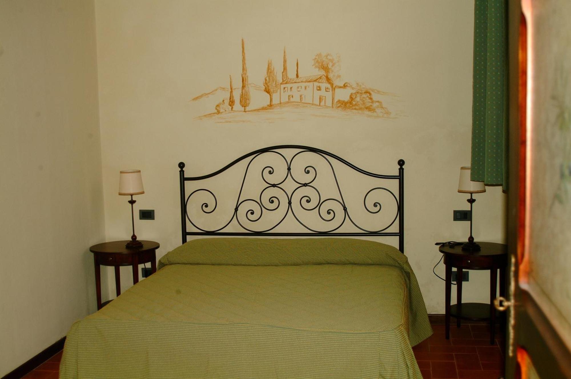 Agriturismo Antico Borgo Poggitazzi Лоро-Чьюффенна Номер фото