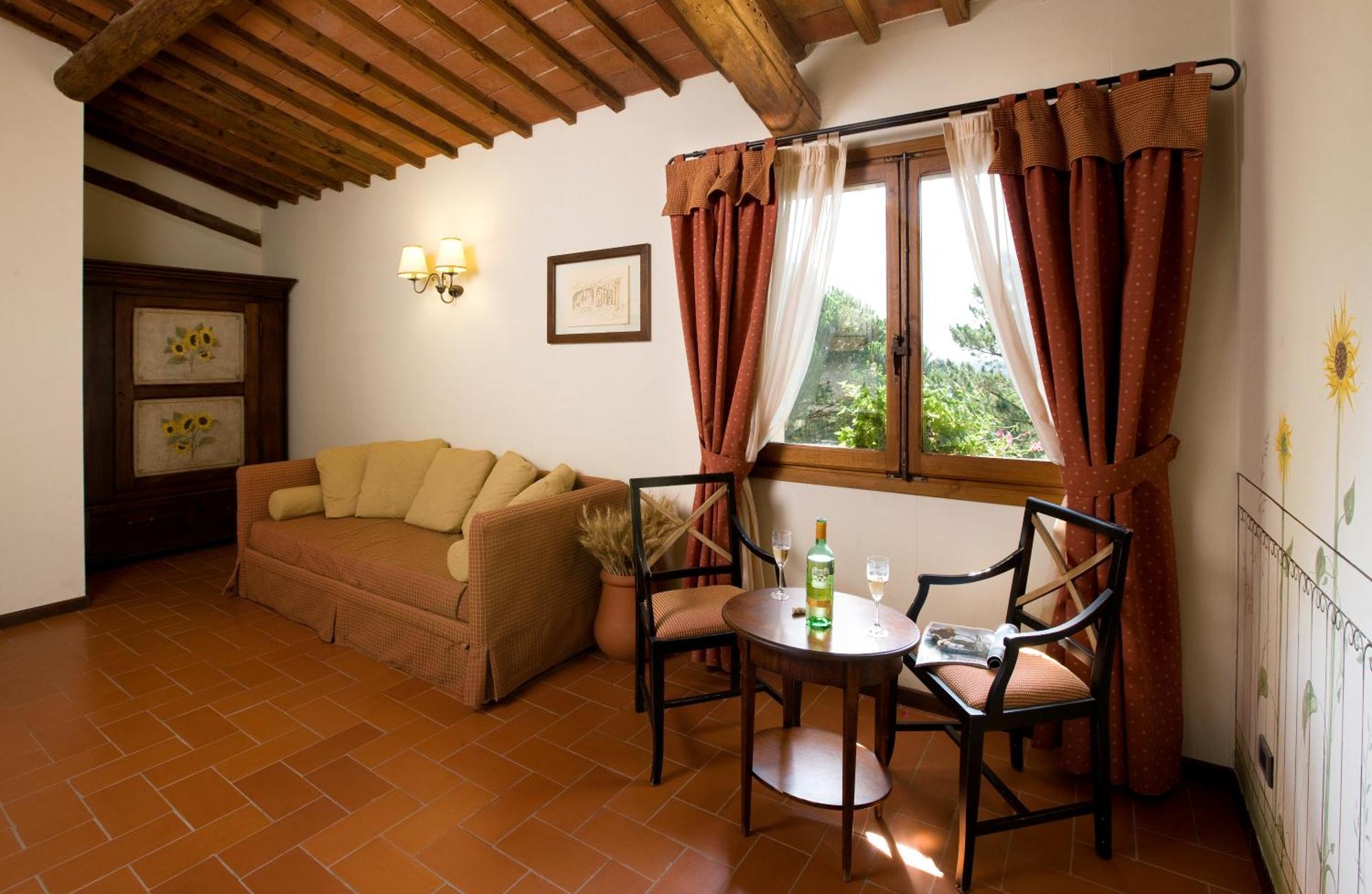 Agriturismo Antico Borgo Poggitazzi Лоро-Чьюффенна Номер фото