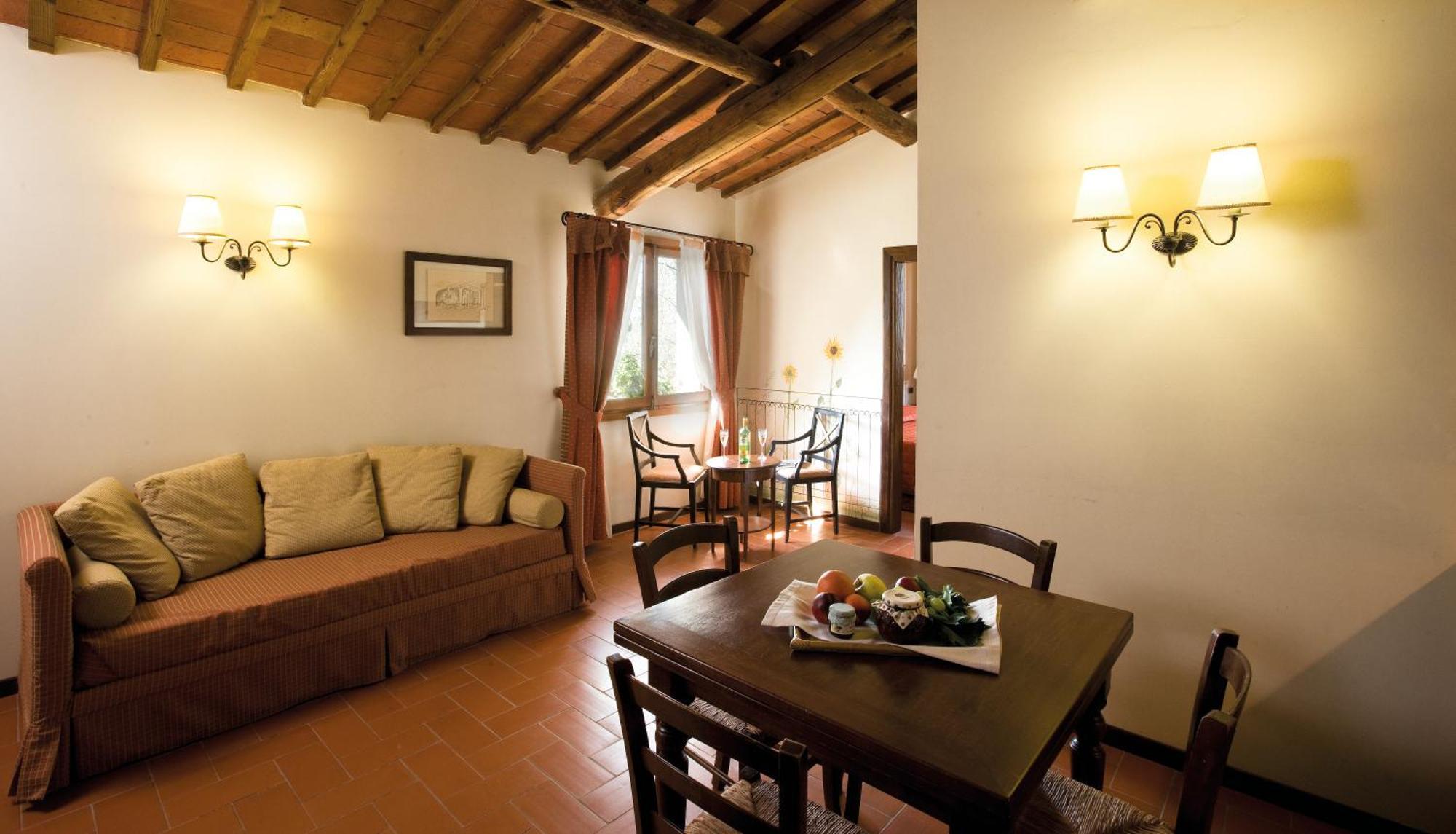 Agriturismo Antico Borgo Poggitazzi Лоро-Чьюффенна Номер фото