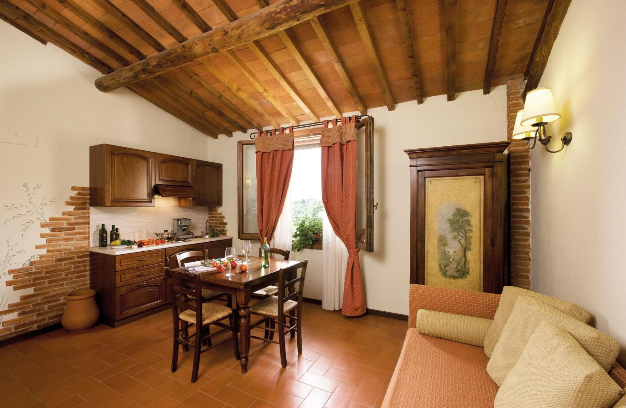 Agriturismo Antico Borgo Poggitazzi Лоро-Чьюффенна Номер фото
