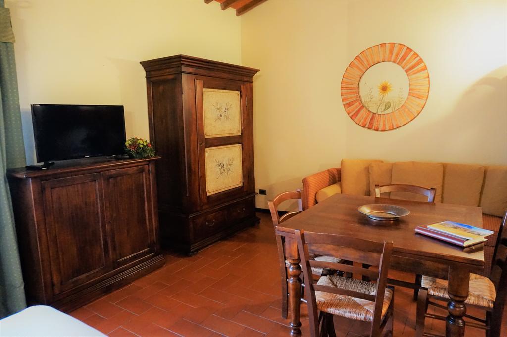 Agriturismo Antico Borgo Poggitazzi Лоро-Чьюффенна Екстер'єр фото