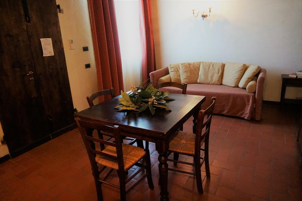 Agriturismo Antico Borgo Poggitazzi Лоро-Чьюффенна Екстер'єр фото