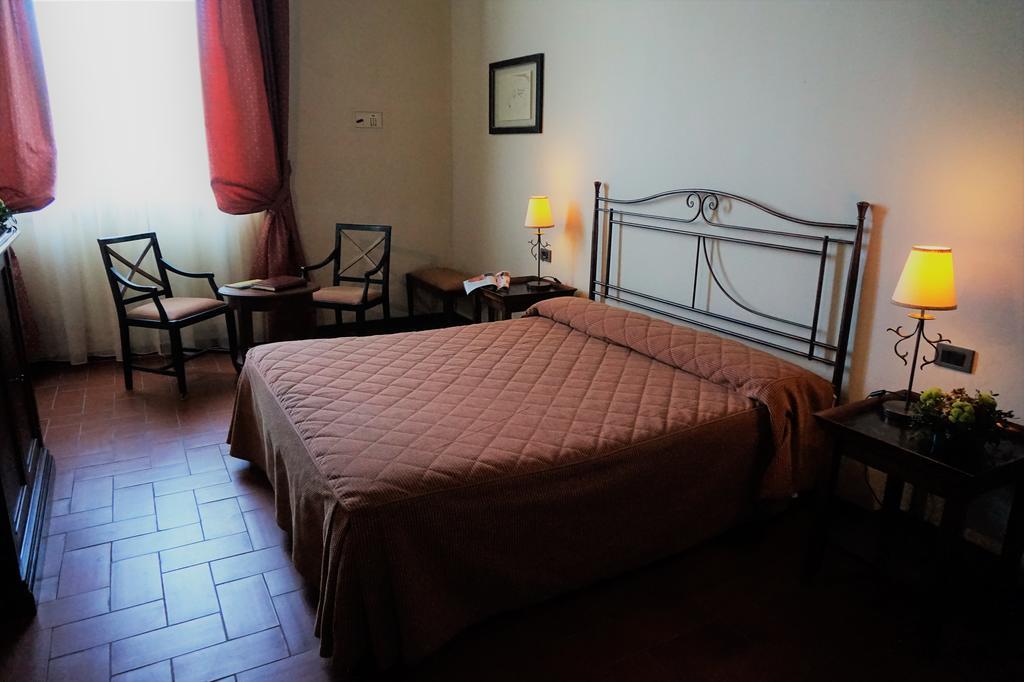 Agriturismo Antico Borgo Poggitazzi Лоро-Чьюффенна Екстер'єр фото