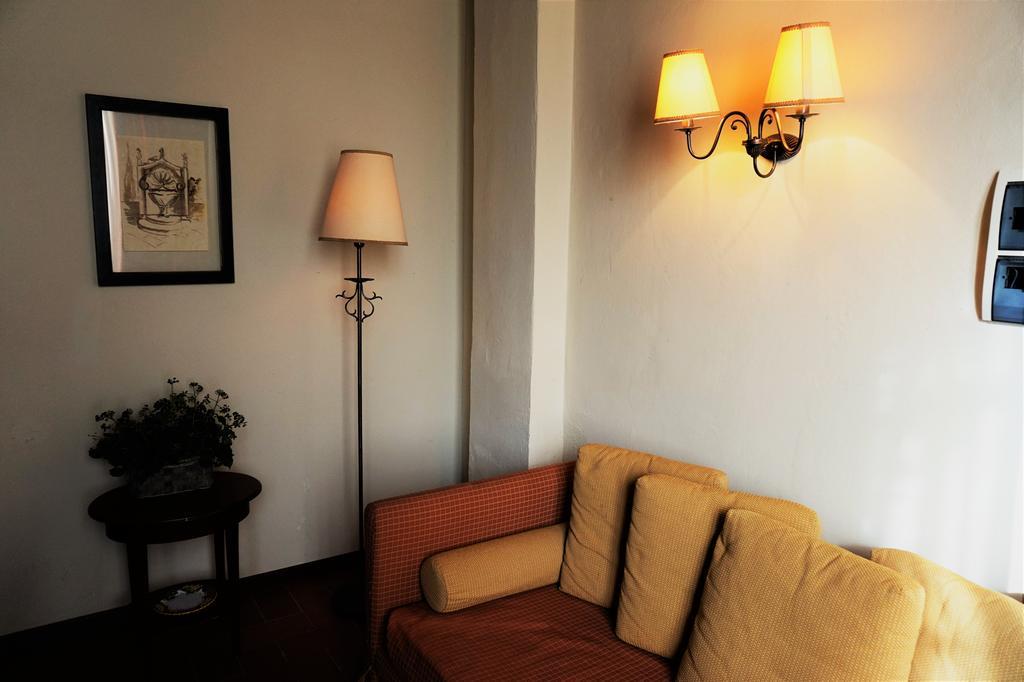 Agriturismo Antico Borgo Poggitazzi Лоро-Чьюффенна Екстер'єр фото