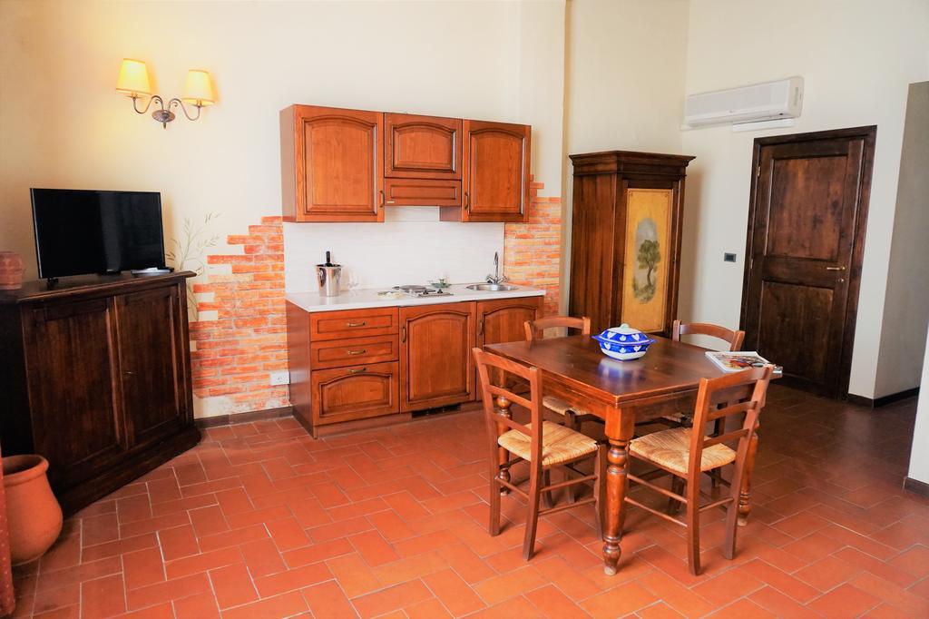 Agriturismo Antico Borgo Poggitazzi Лоро-Чьюффенна Екстер'єр фото