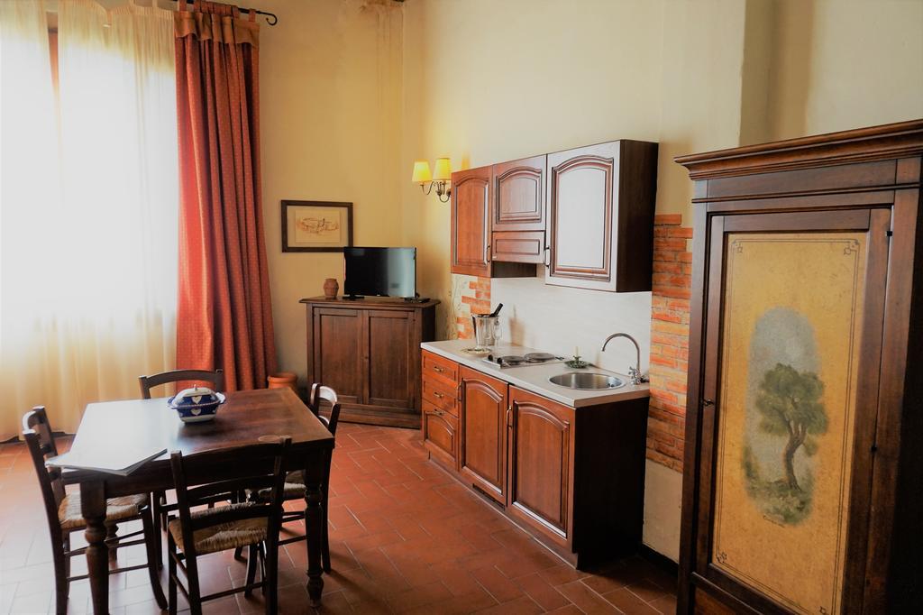 Agriturismo Antico Borgo Poggitazzi Лоро-Чьюффенна Екстер'єр фото