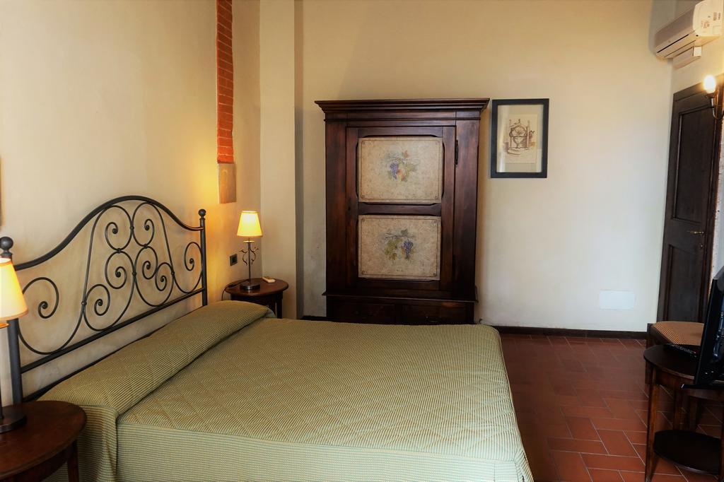 Agriturismo Antico Borgo Poggitazzi Лоро-Чьюффенна Екстер'єр фото
