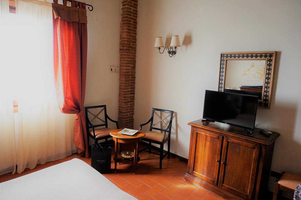 Agriturismo Antico Borgo Poggitazzi Лоро-Чьюффенна Екстер'єр фото