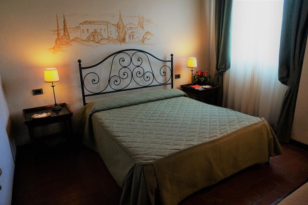 Agriturismo Antico Borgo Poggitazzi Лоро-Чьюффенна Екстер'єр фото