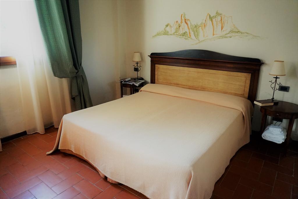 Agriturismo Antico Borgo Poggitazzi Лоро-Чьюффенна Екстер'єр фото